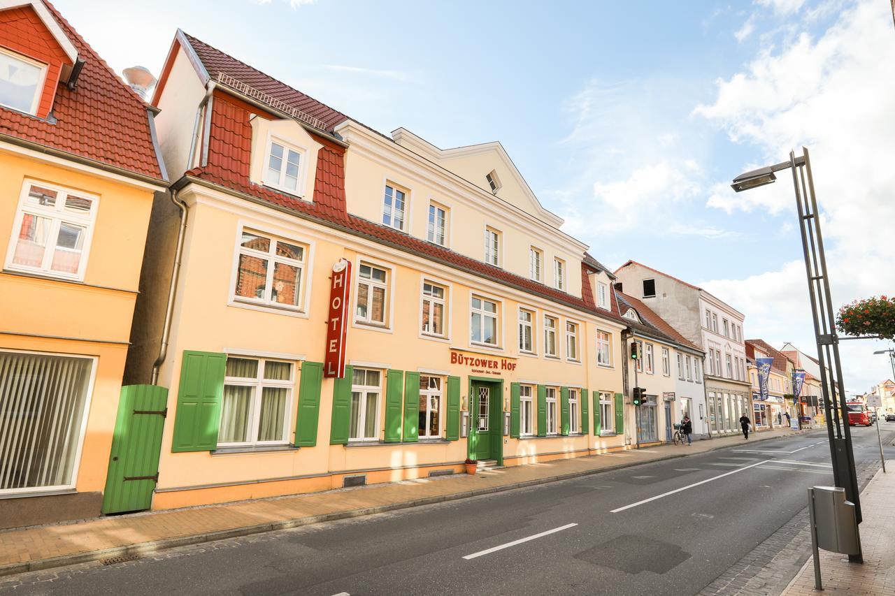 Hotel Buetzower Hof Exterior photo